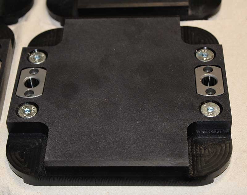 底部的VersaFlex托盘可选衬套的平顶链输送机